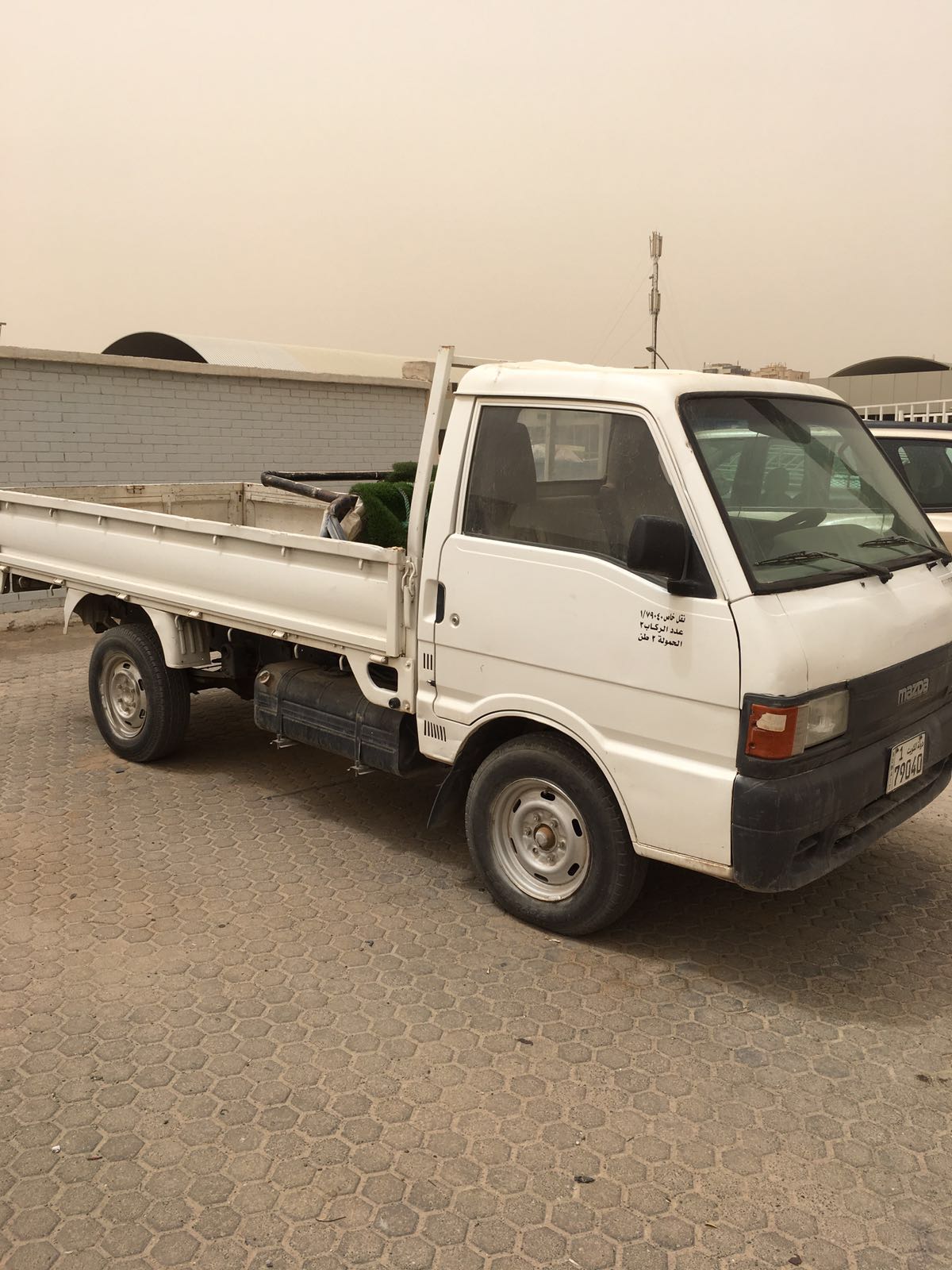 مازدا E2000مديل1998